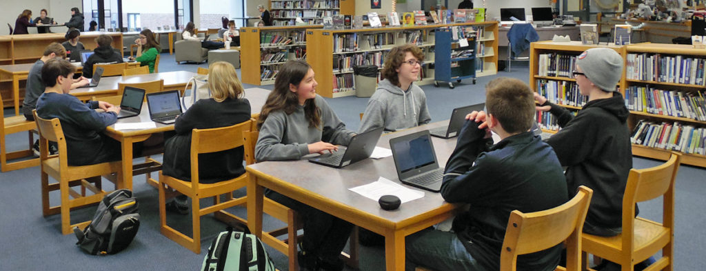 Featured image of article: Students Gather Research, Work On Group Projects