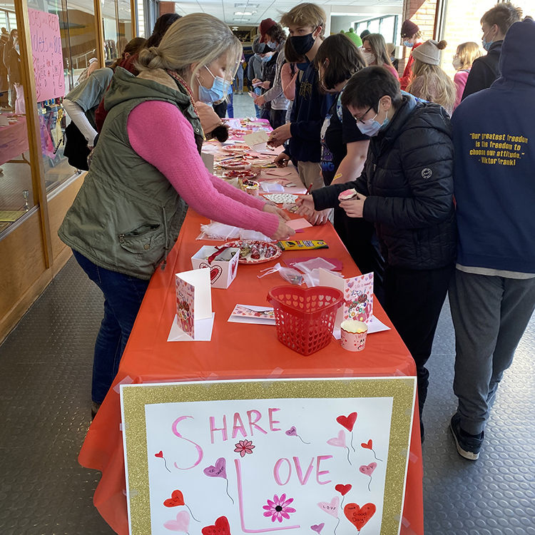 Featured image of article: Parents Help Kick Off Spirit Week With “You’re Sweet” Appreciation