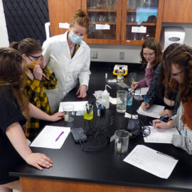 Featured image of article: Chemistry Students Conduct pH Measurements Of Different Solutions